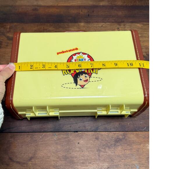 Ryan's World Road Trip Pocket Watch Mystery Suitcase + 9 Figures Bonkers Toy Co. - Picture 7 of 16